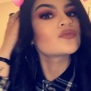 Meet your Posher, Esther